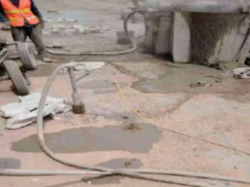 古浪水泥混凝土路面板底注浆技术 路面脱空注浆整治方案